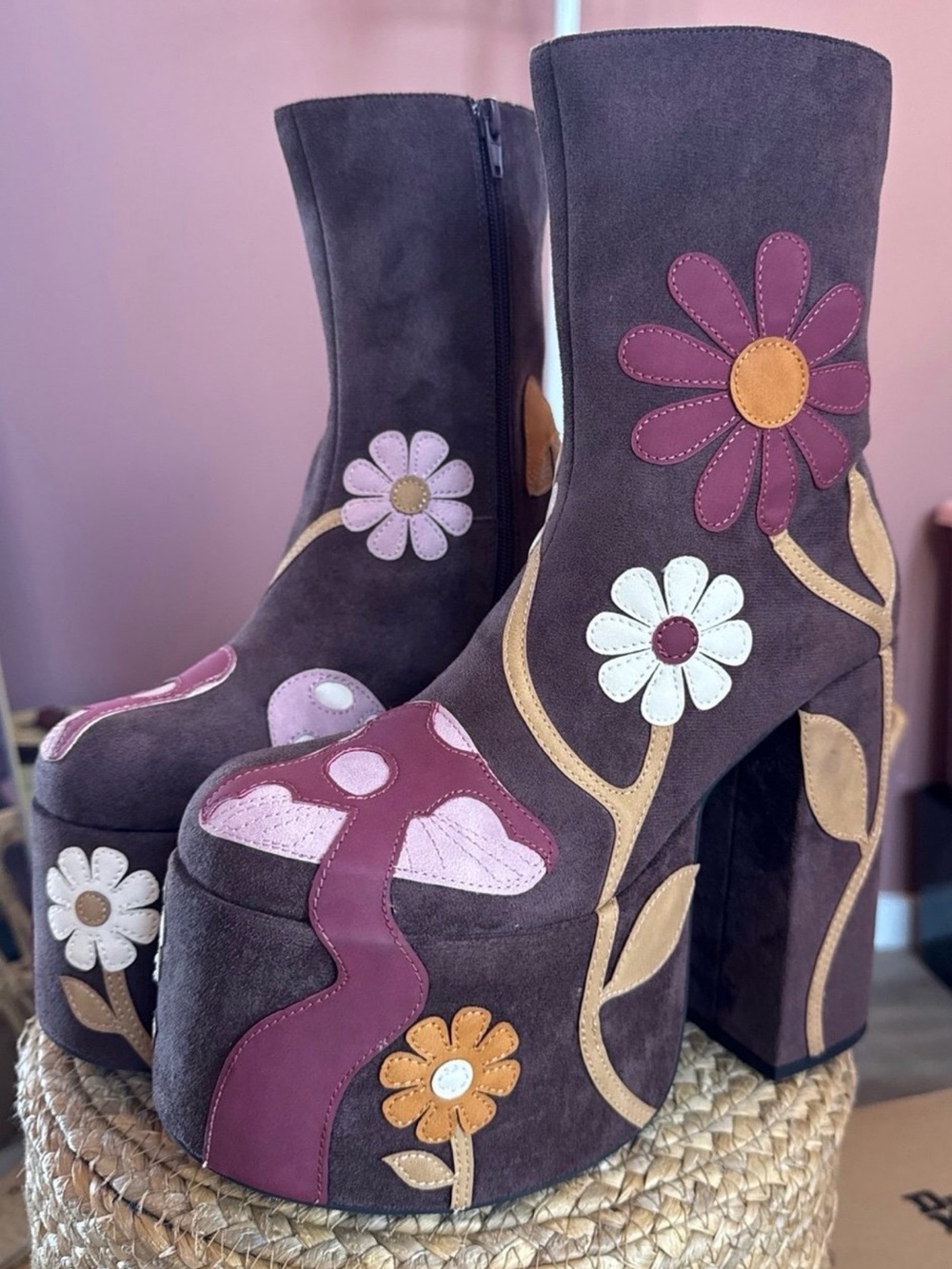 Current Mood Wandering Soul Platform Boots size 9